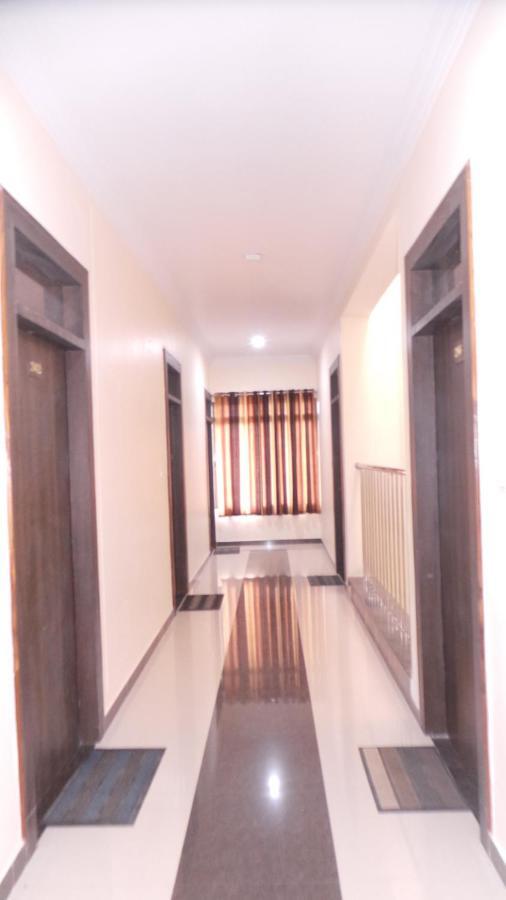 Hotelyashpalace Maihar Kültér fotó